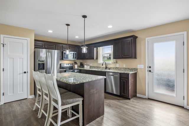 407 Richland Farms Dr, Manchester, TN 37355