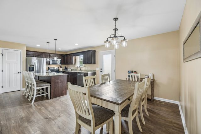 407 Richland Farms Dr, Manchester, TN 37355