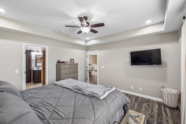 407 Richland Farms Dr, Manchester, TN 37355