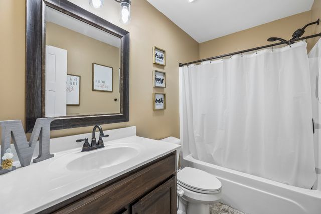 407 Richland Farms Dr, Manchester, TN 37355