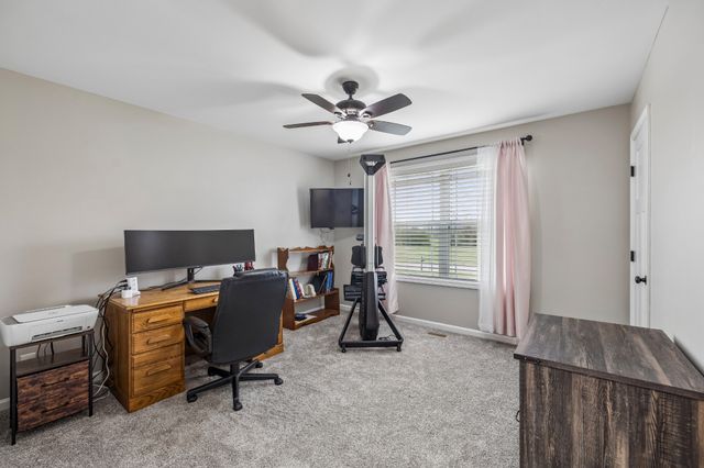 407 Richland Farms Dr, Manchester, TN 37355