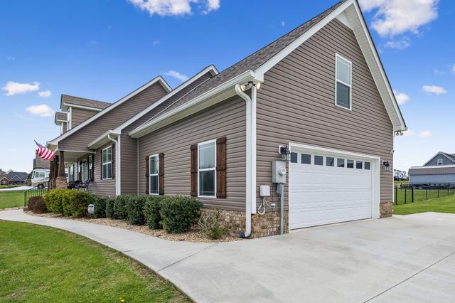 407 Richland Farms Dr, Manchester, TN 37355