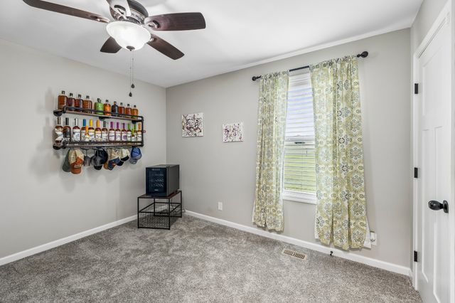 407 Richland Farms Dr, Manchester, TN 37355