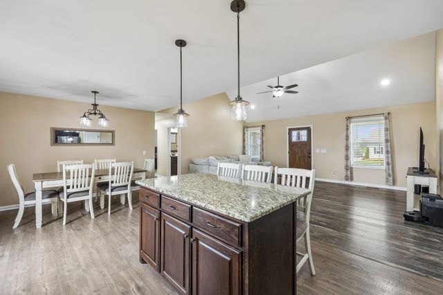 407 Richland Farms Dr, Manchester, TN 37355