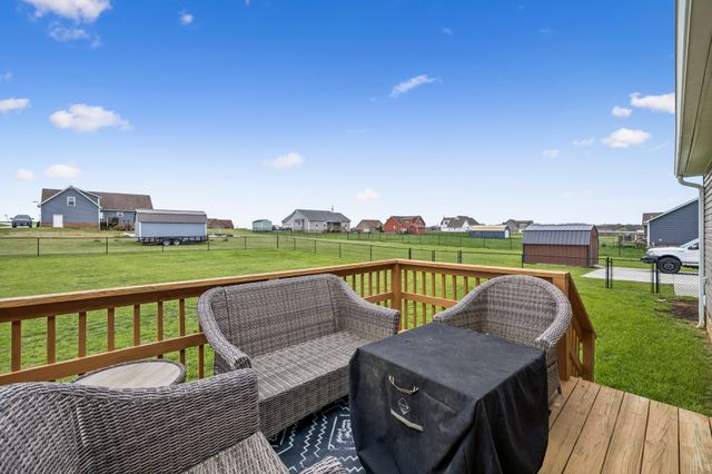 407 Richland Farms Dr, Manchester, TN 37355