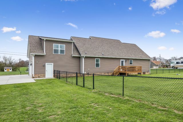 407 Richland Farms Dr, Manchester, TN 37355