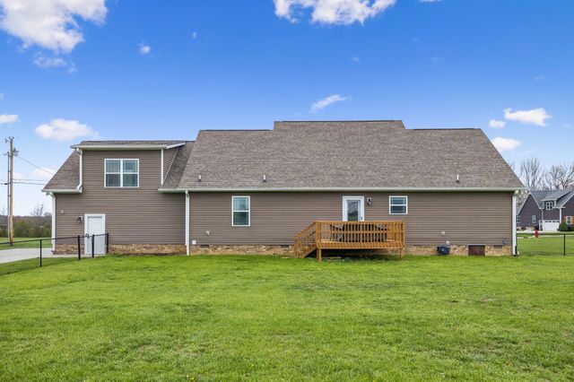 407 Richland Farms Dr, Manchester, TN 37355
