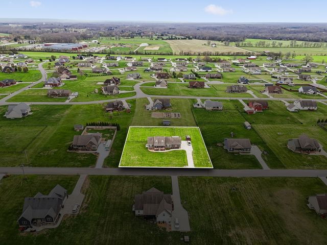 407 Richland Farms Dr, Manchester, TN 37355