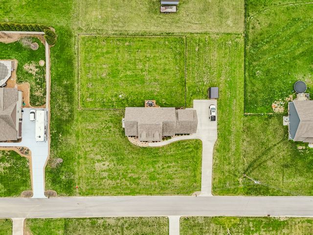 407 Richland Farms Dr, Manchester, TN 37355