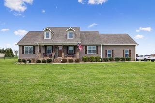 407 Richland Farms Dr, Manchester, TN 37355