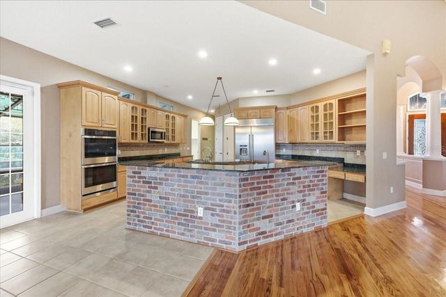 12002 HOPE LANE, Tampa, FL 33618