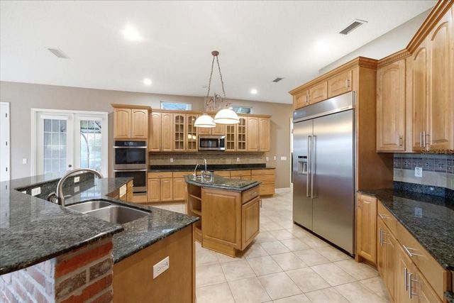 12002 HOPE LANE, Tampa, FL 33618