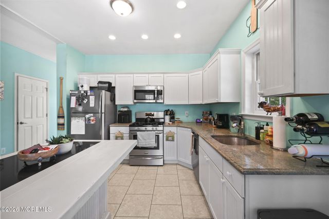 717 Main Street, Belford, NJ 07718