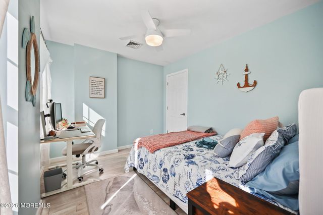 717 Main Street, Belford, NJ 07718