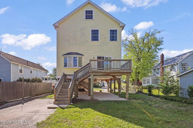 717 Main Street, Belford, NJ 07718