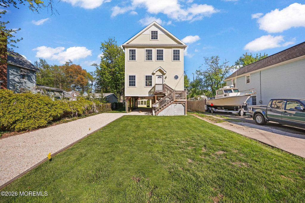 717 Main Street, Belford, NJ 07718