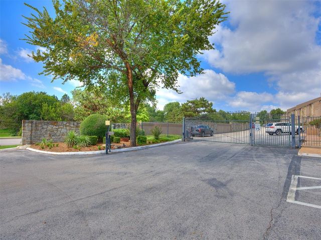 6000 N Pennsylvania Avenue 218-B, Oklahoma City, OK 73112