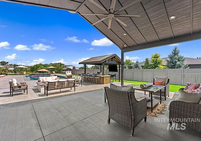 1726 N Ballantyne Ln, Eagle, ID 83616