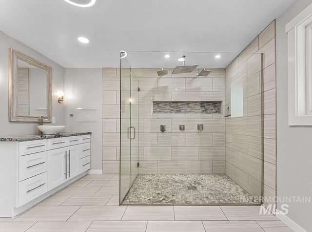 1726 N Ballantyne Ln, Eagle, ID 83616