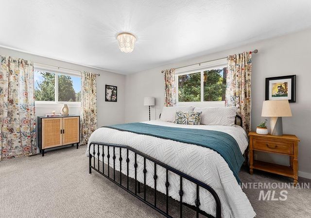1726 N Ballantyne Ln, Eagle, ID 83616