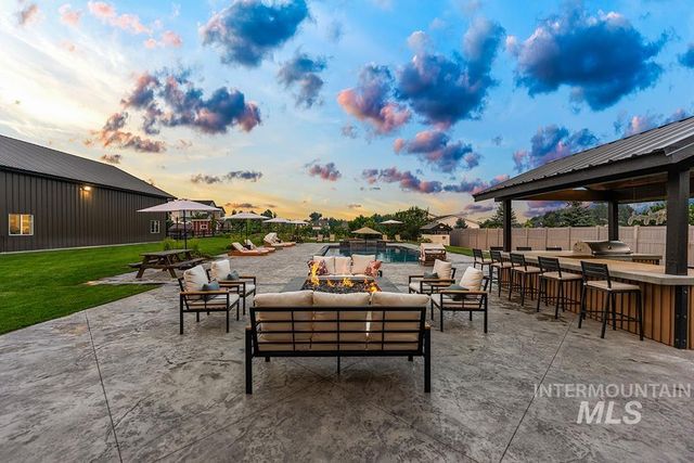 1726 N Ballantyne Ln, Eagle, ID 83616
