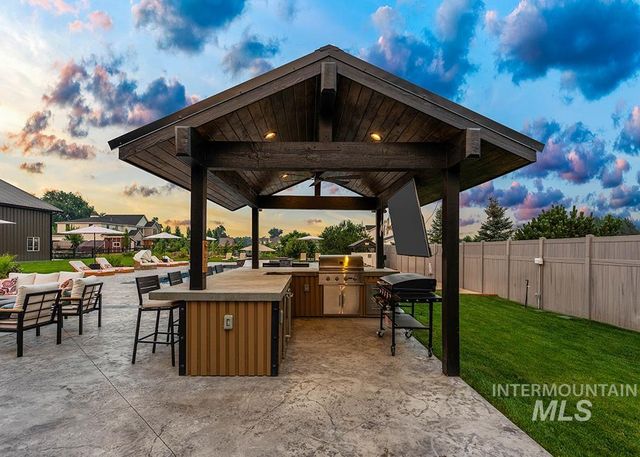 1726 N Ballantyne Ln, Eagle, ID 83616