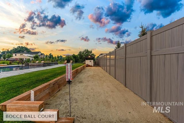 1726 N Ballantyne Ln, Eagle, ID 83616