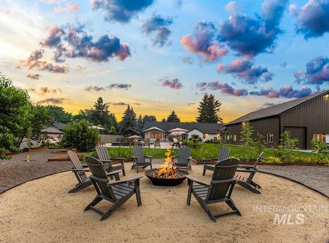 1726 N Ballantyne Ln, Eagle, ID 83616