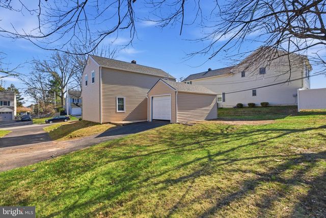 310 GREENHILL RD, Willow Grove, PA 19090