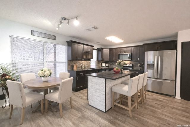 9210 NEW KENTON, San Antonio, TX 78240