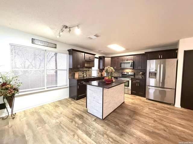 9210 NEW KENTON, San Antonio, TX 78240