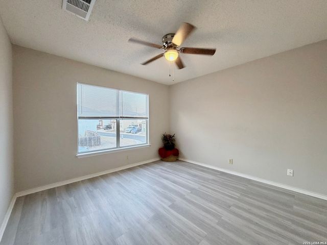 9210 NEW KENTON, San Antonio, TX 78240