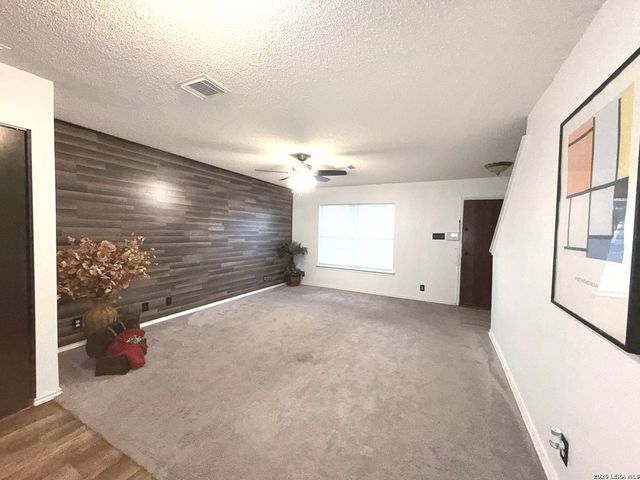 9210 NEW KENTON, San Antonio, TX 78240