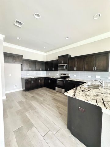 108 Everett CT B, Jarrell, TX 76537