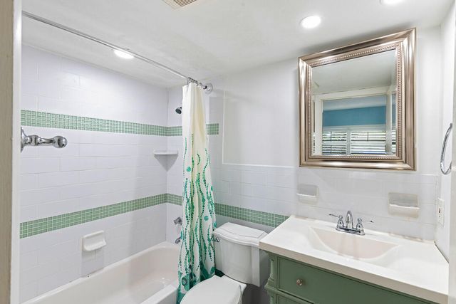3351 Spanish Trail 115, Delray Beach, FL 33483