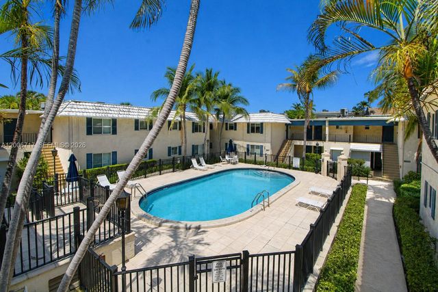 8615 SW 68th Ct 22, Pinecrest, FL 33156