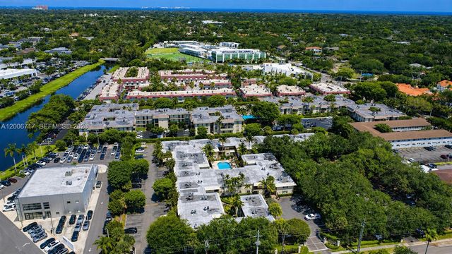 8615 SW 68th Ct 22, Pinecrest, FL 33156