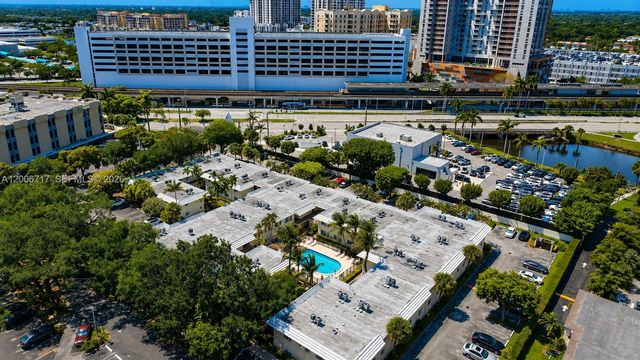 8615 SW 68th Ct 22, Pinecrest, FL 33156