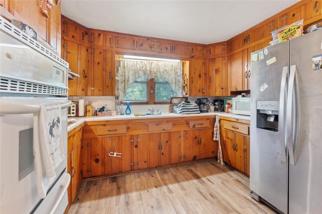 215 Ilfrey Street, Baytown, TX 77520