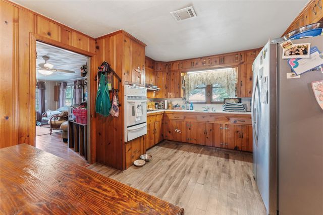 215 Ilfrey Street, Baytown, TX 77520