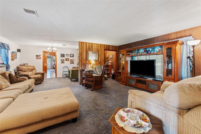 215 Ilfrey Street, Baytown, TX 77520