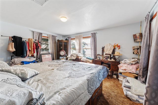 215 Ilfrey Street, Baytown, TX 77520