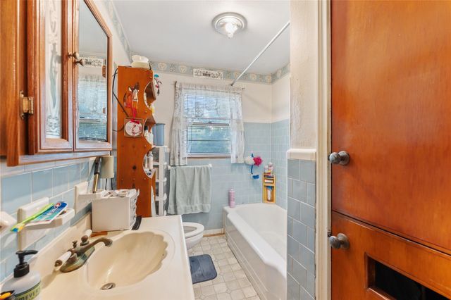 215 Ilfrey Street, Baytown, TX 77520