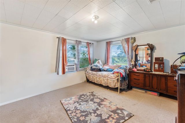 215 Ilfrey Street, Baytown, TX 77520