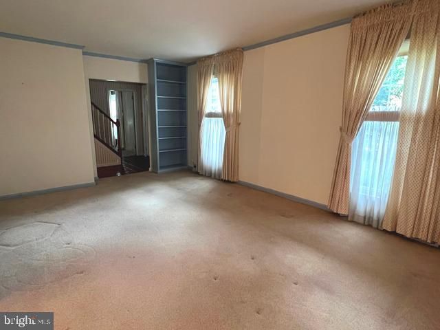 690 OLD SCHOOL HOUSE DR, Springfield, PA 19064