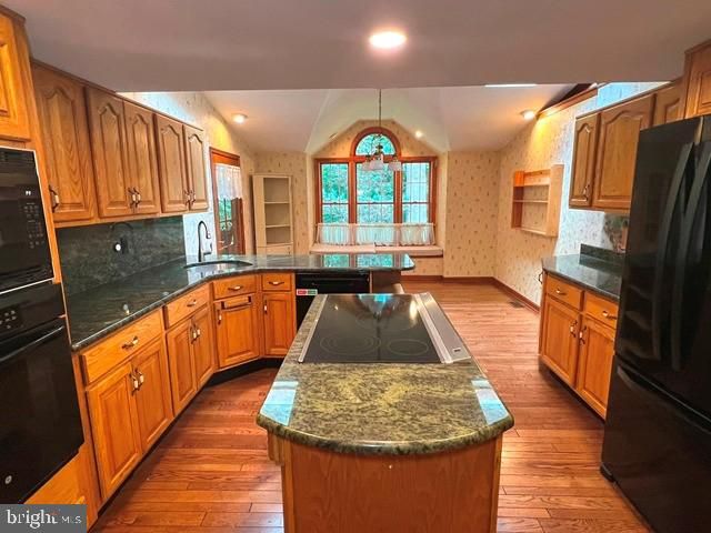 690 OLD SCHOOL HOUSE DR, Springfield, PA 19064