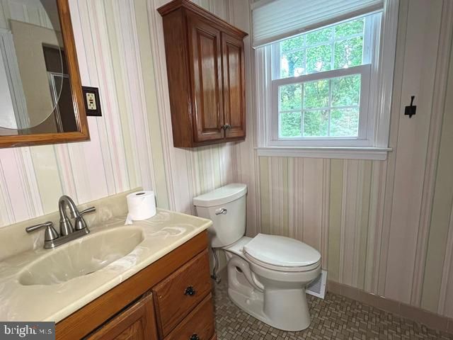 690 OLD SCHOOL HOUSE DR, Springfield, PA 19064
