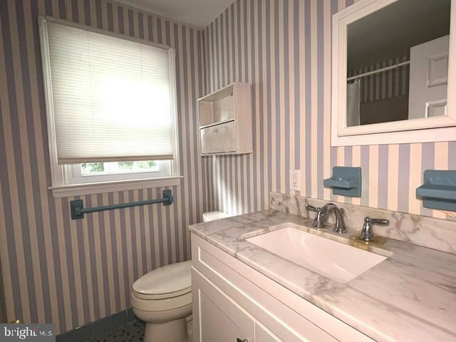 690 OLD SCHOOL HOUSE DR, Springfield, PA 19064