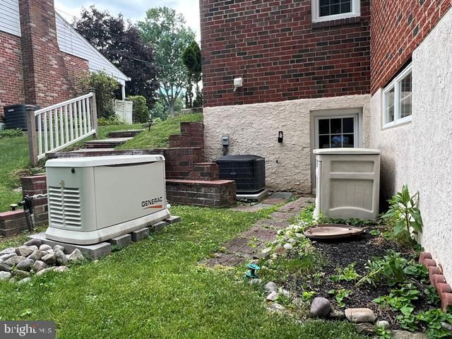 690 OLD SCHOOL HOUSE DR, Springfield, PA 19064