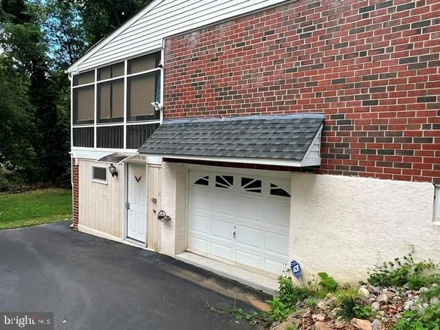 690 OLD SCHOOL HOUSE DR, Springfield, PA 19064